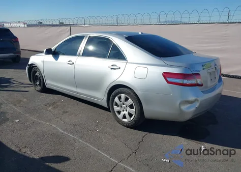 2011 Toyota Camry Le z USA, uszkodzony, nr VIN 4T1BF3EK1BU746354